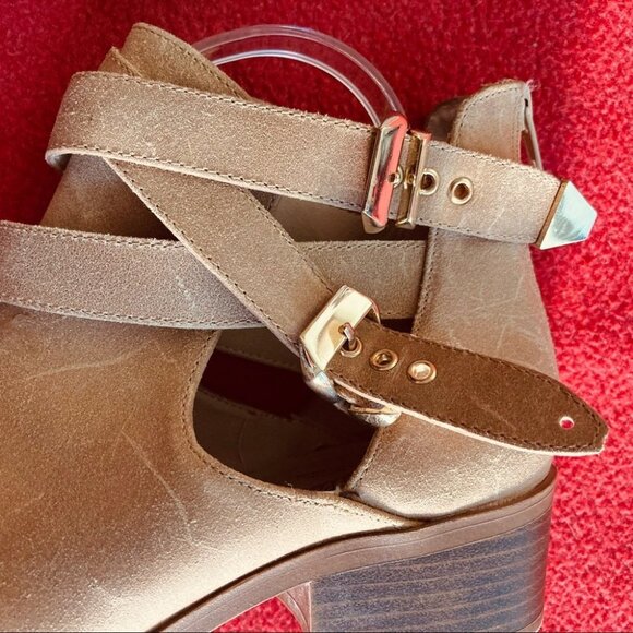 SEYCHELLES Sz 10  Strap Golden Details Buckles Zipper Stacked Heel Booties - Picture 8 of 11